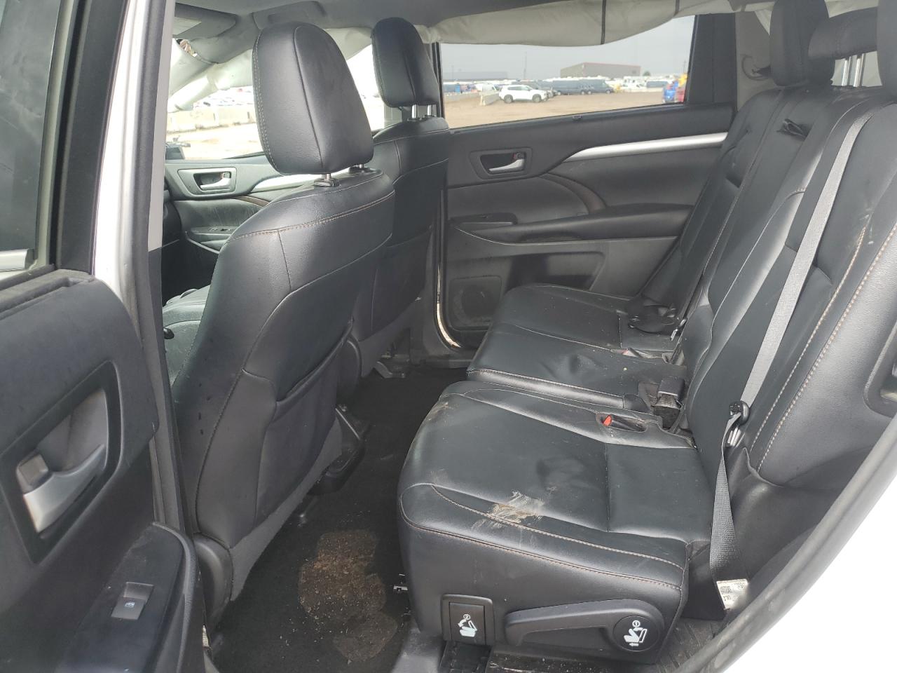 2018 Toyota Highlander Se VIN: 5TDJZRFH8JS848041 Lot: 82294595