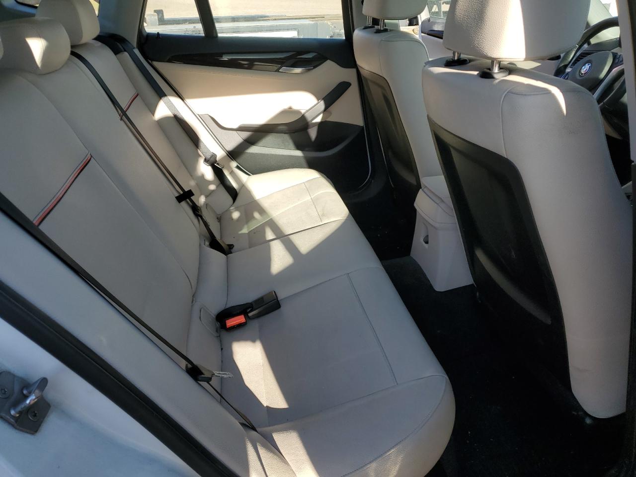 2015 BMW X1 xDrive28I VIN: WBAVL1C54FVY31133 Lot: 84803565