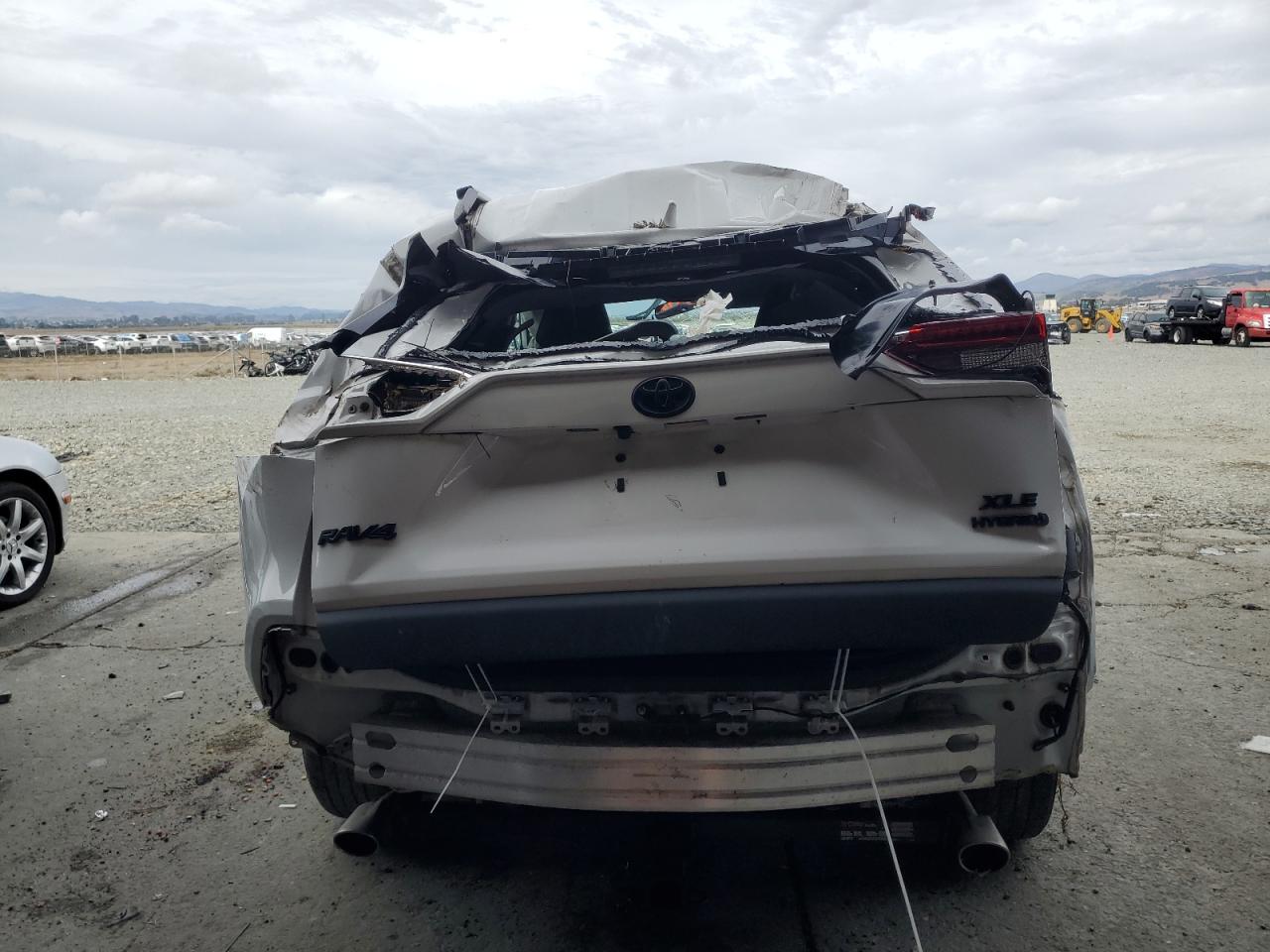 2021 Toyota Rav4 Xle VIN: 4T3RWRFV4MU045781 Lot: 84705075