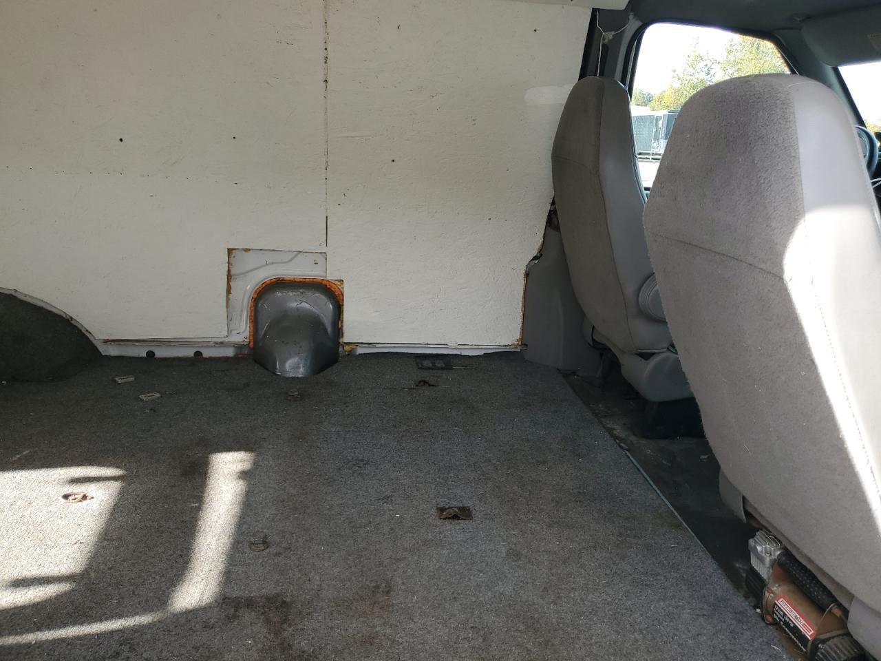 2000 Ford Econoline E250 Van VIN: 1FTNS24L6YHB22441 Lot: 89921685