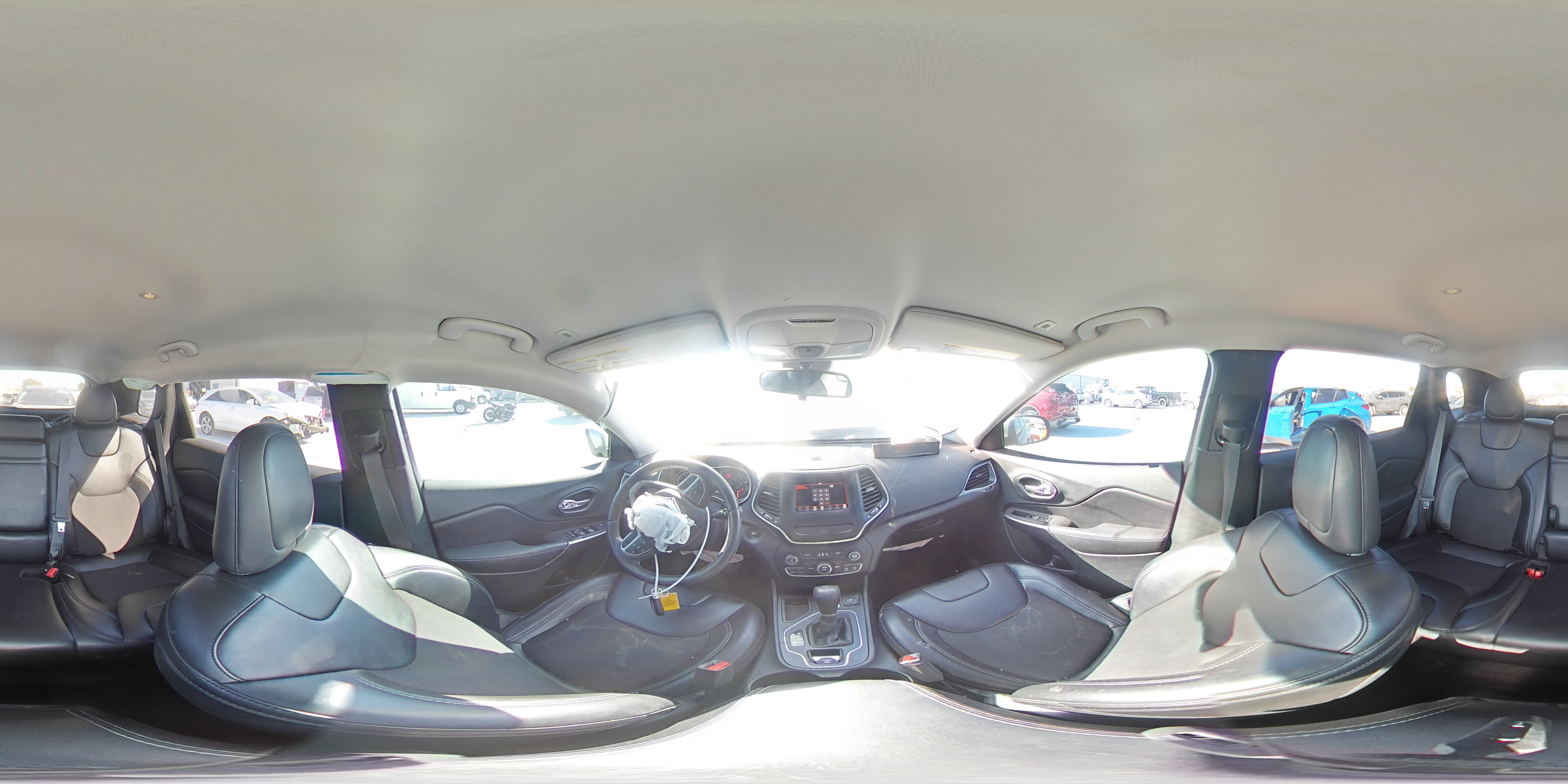 2019 Jeep Cherokee Latitude Plus VIN: 1C4PJLLB8KD240662 Lot: 86252415