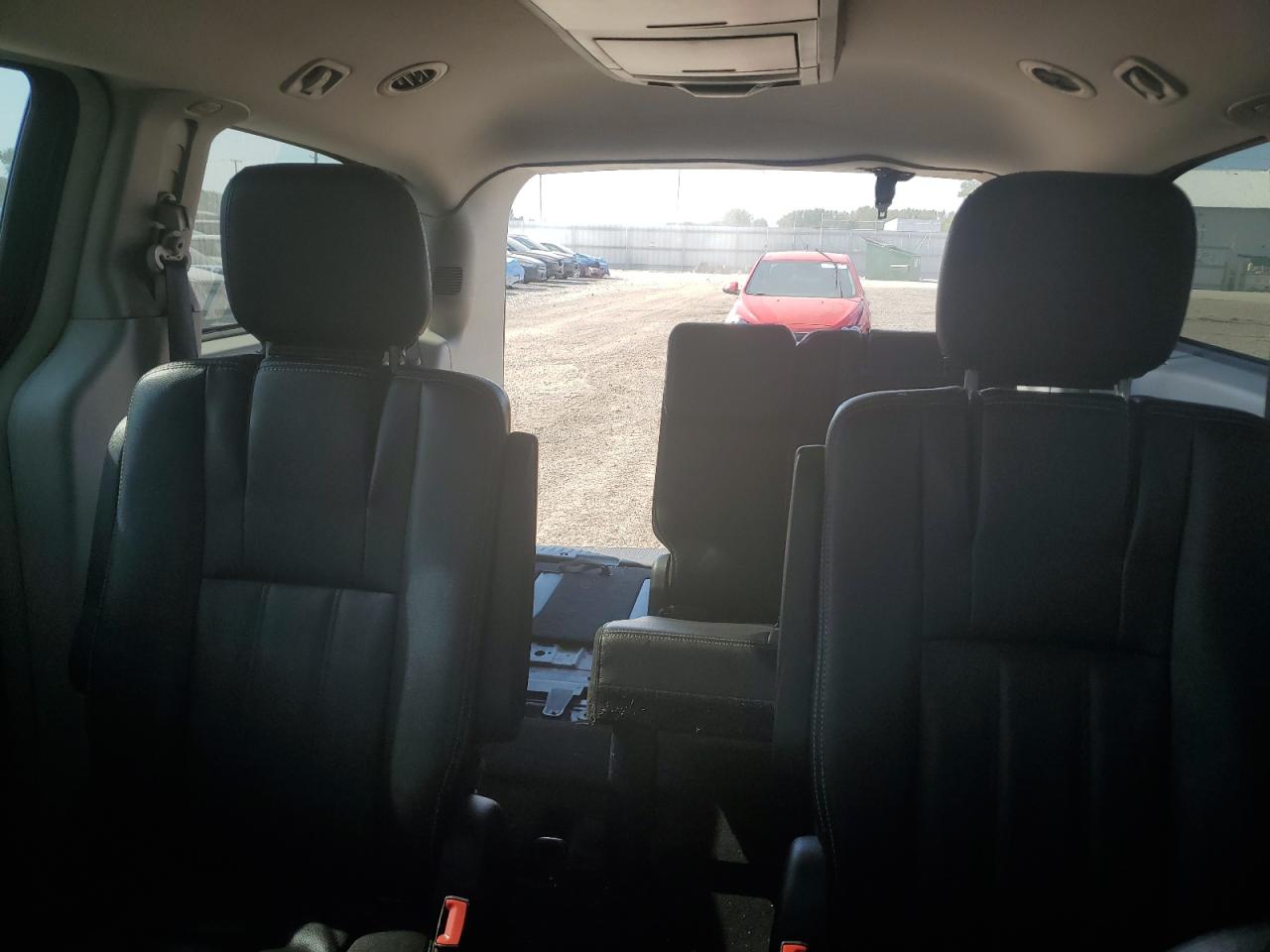 2015 Chrysler Town & Country Touring VIN: 2C4RC1BG9FR565344 Lot: 84783995