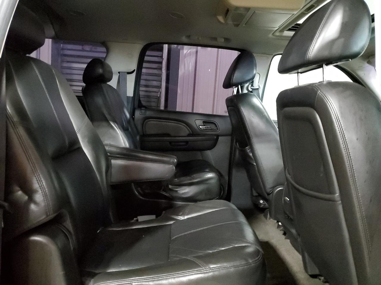 2008 GMC Yukon Xl Denali VIN: 1GKFK668X8J237111 Lot: 89632055