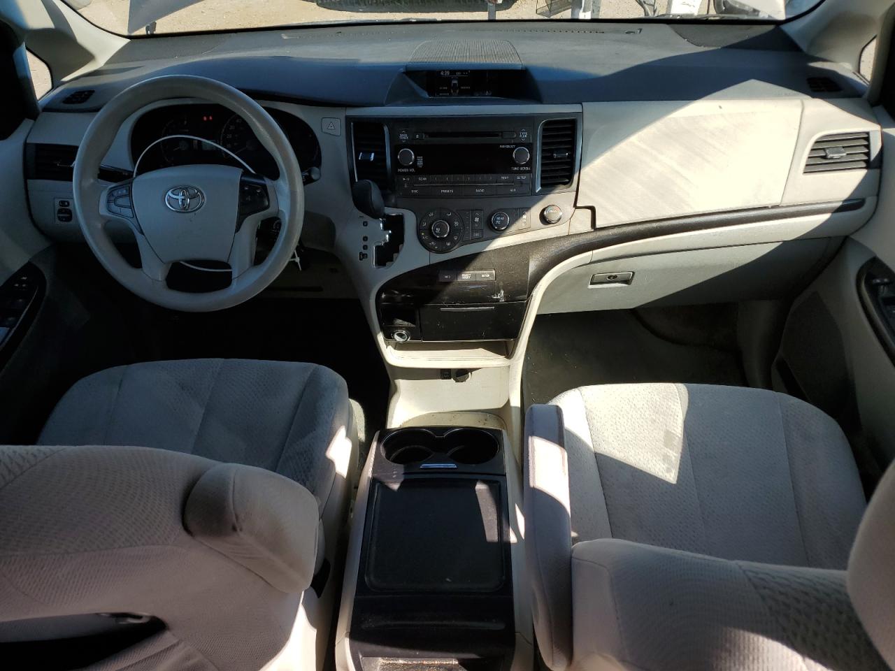 2012 Toyota Sienna Le VIN: 5TDKK3DC0CS274857 Lot: 84895925