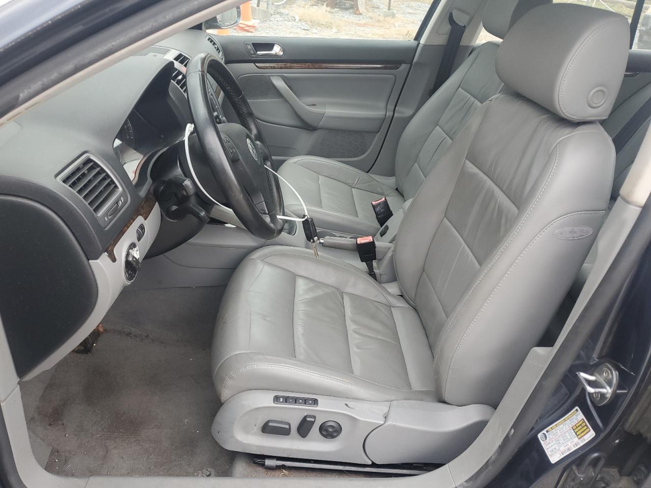 2005 Volkswagen New Jetta 2.5L Option Package 2 VIN: 3VWDF71K45M634339 Lot: 85592225