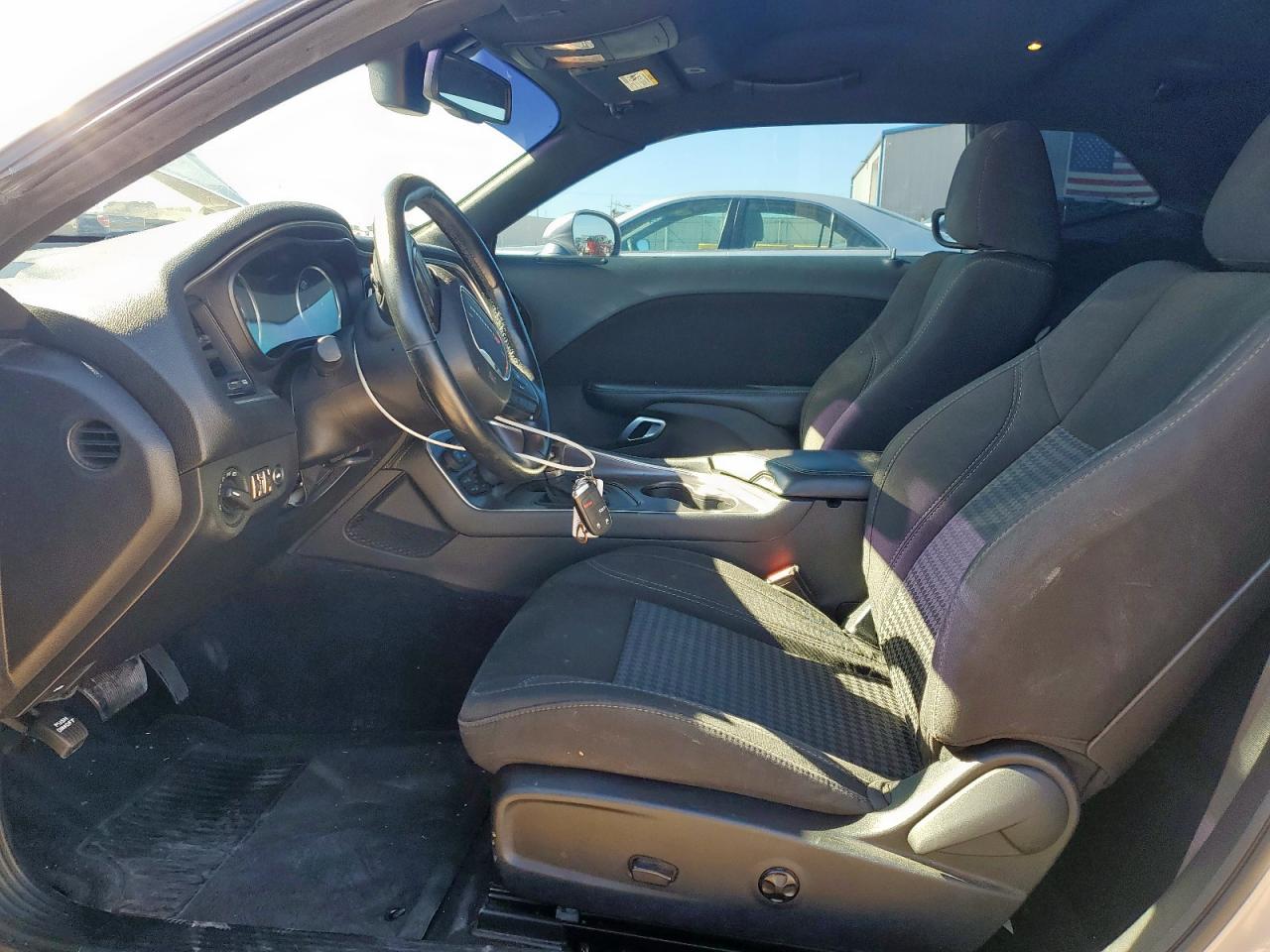 2018 Dodge Challenger Sxt VIN: 2C3CDZAG9JH111004 Lot: 90628345