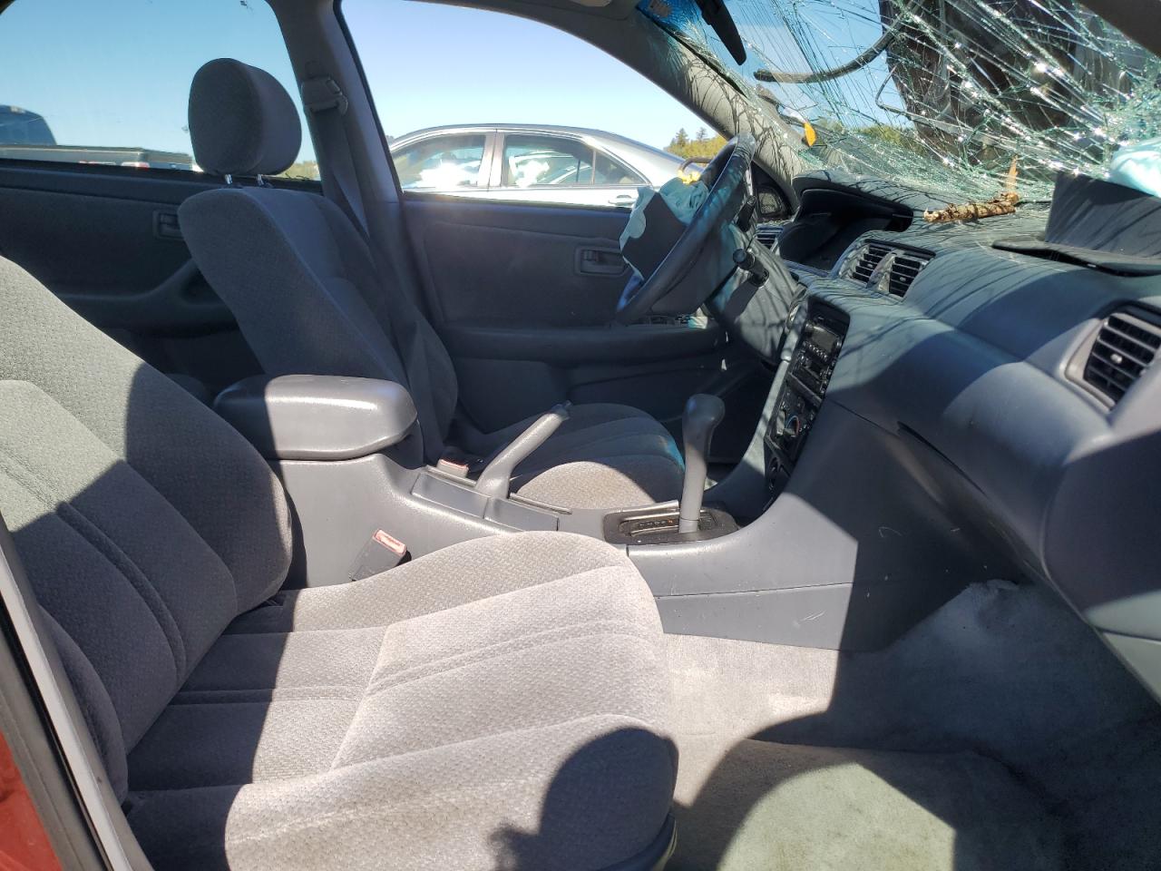 2000 Toyota Camry Le VIN: 4T1BF22KXYU100222 Lot: 86111955