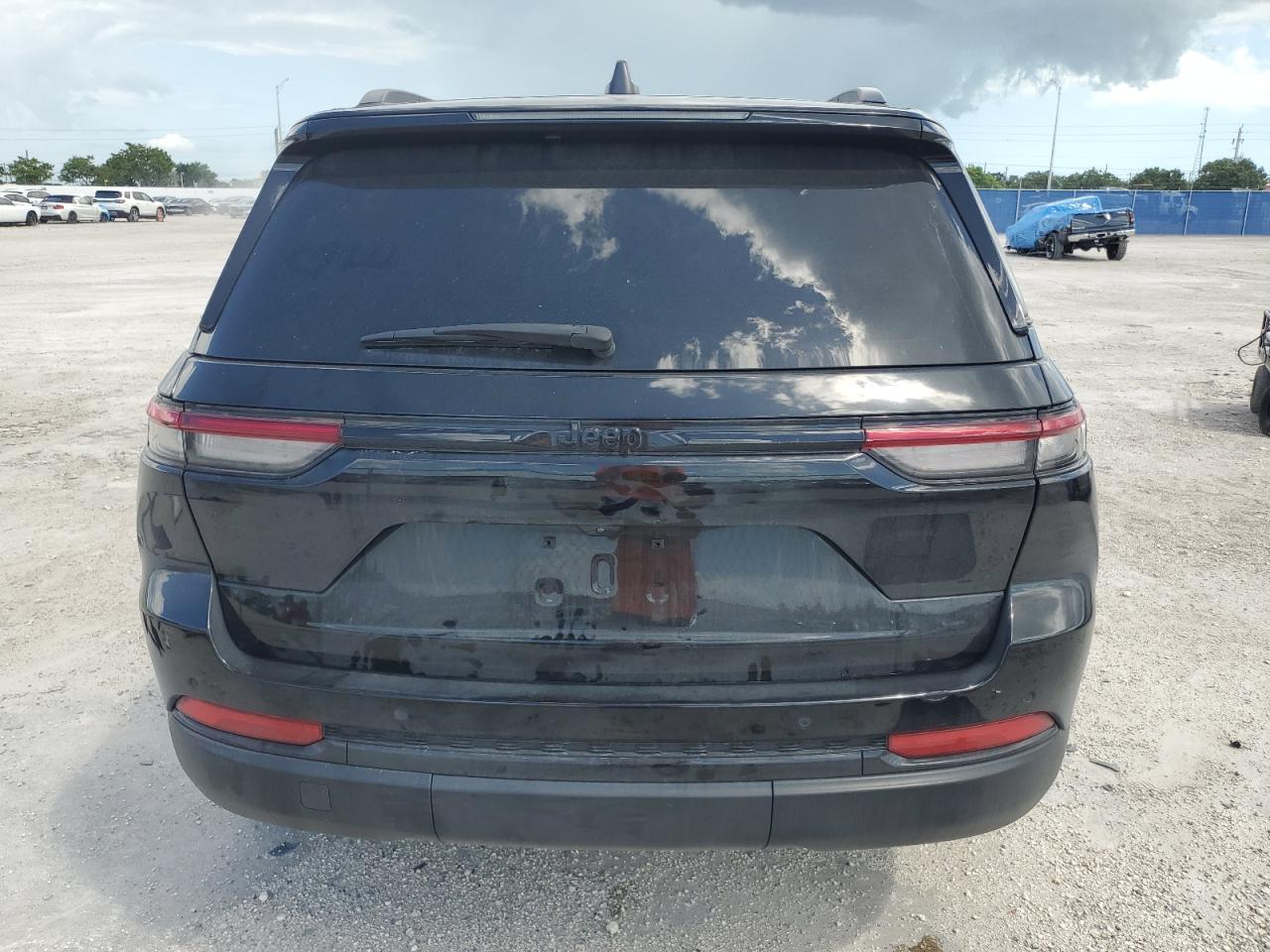 2022 Jeep Grand Cherokee Laredo VIN: 1C4RJGAG9N8572685 Lot: 84384905