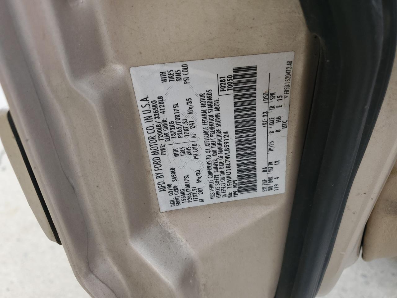 1998 Ford Expedition VIN: 1FMPU18L7WLB59124 Lot: 82247625