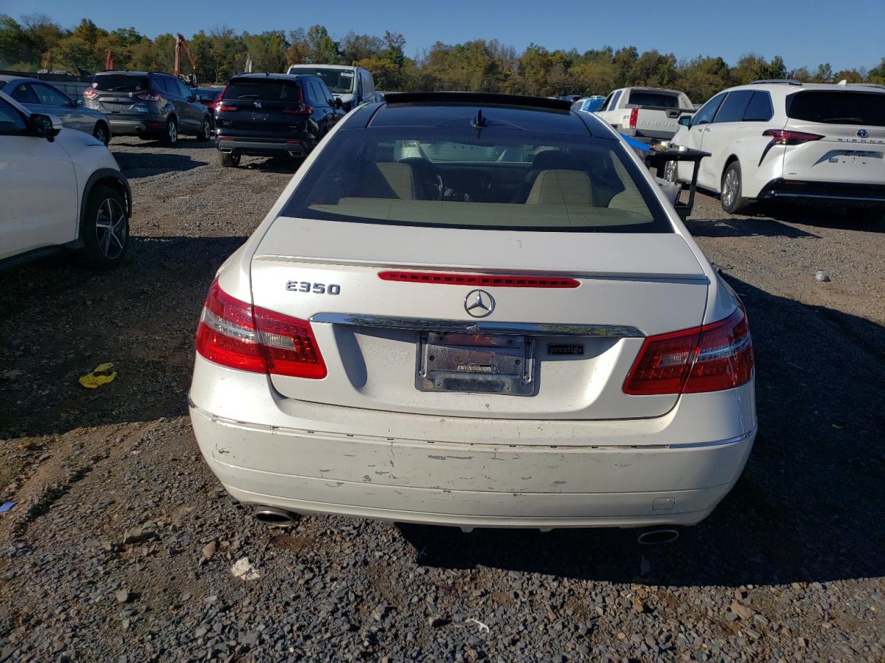 2011 Mercedes-Benz E 350 VIN: WDDKJ5GB2BF068283 Lot: 85899135