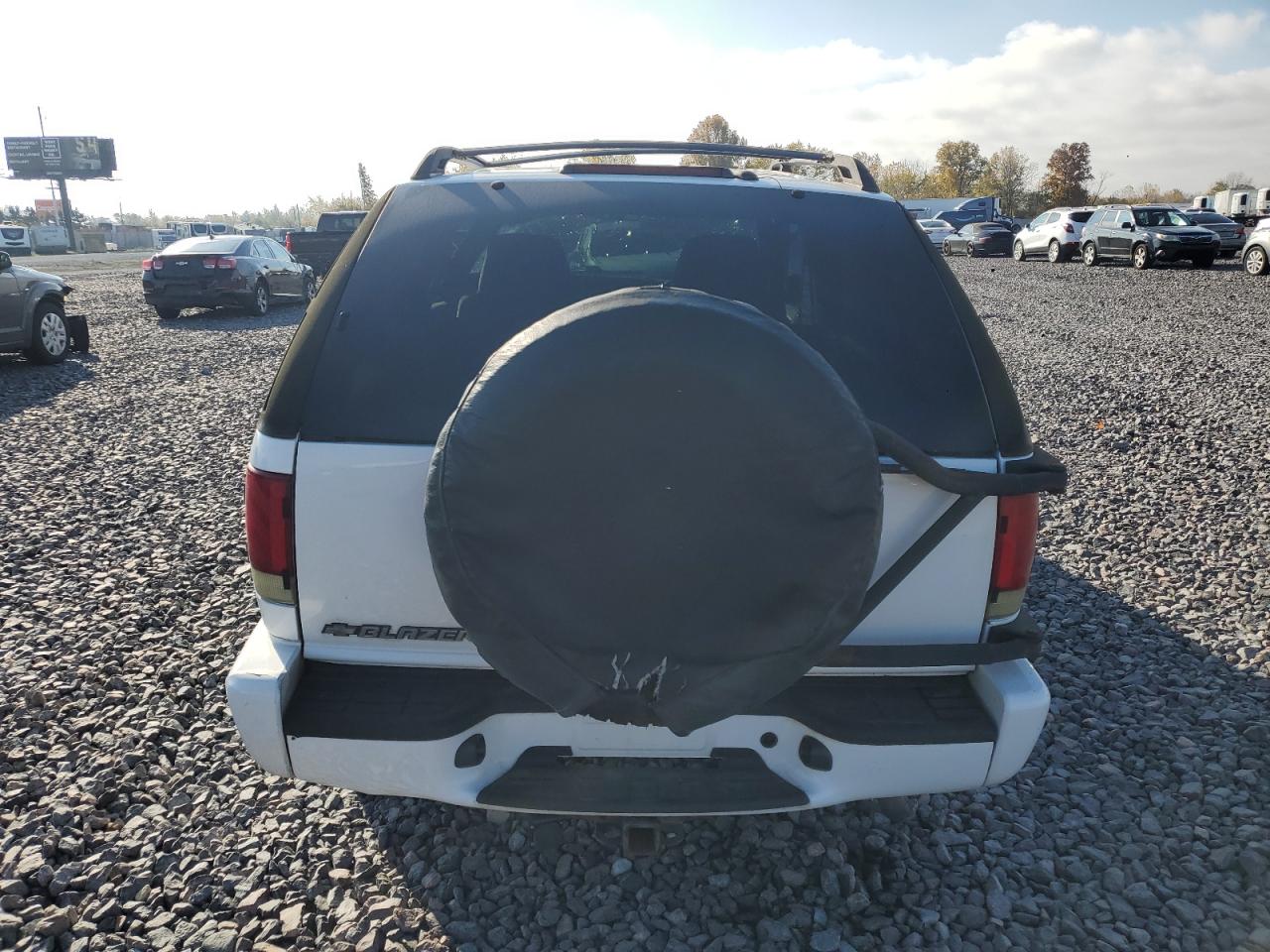 2002 Chevrolet Blazer VIN: 1GNCT18W42K184473 Lot: 90740945