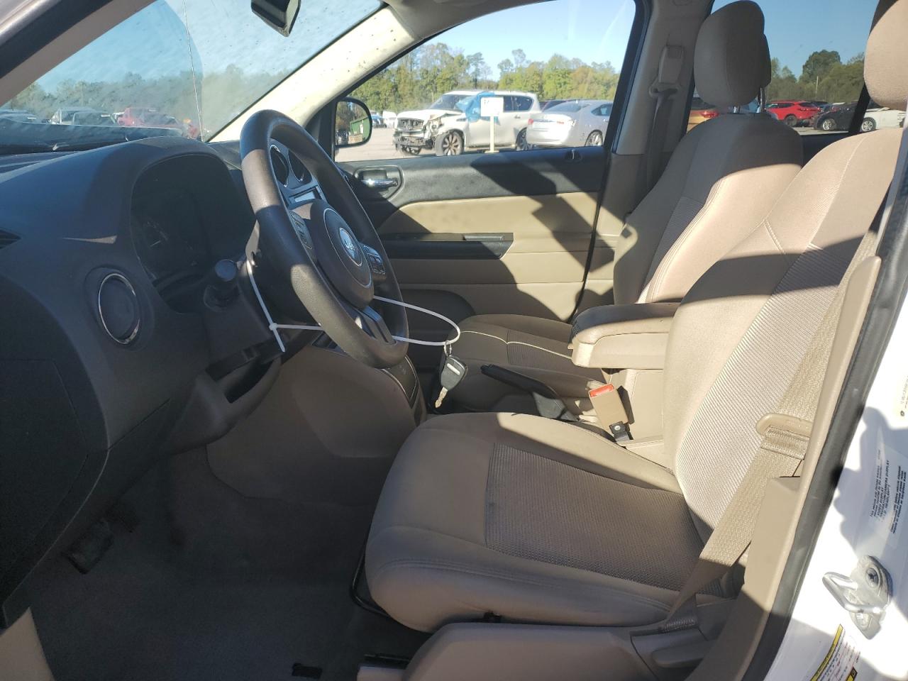 2014 Jeep Compass Sport VIN: 1C4NJCBB6ED648798 Lot: 81928455