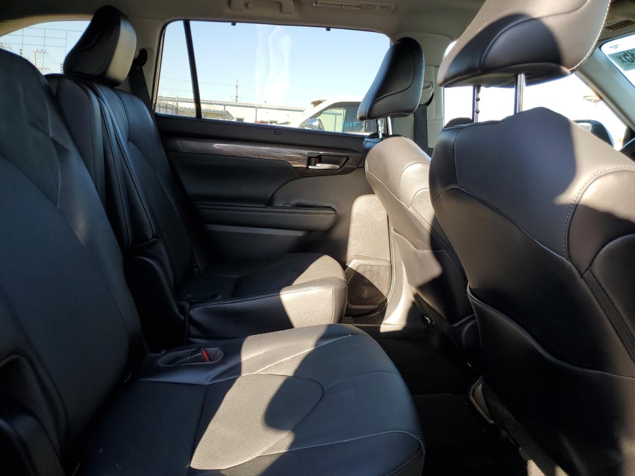 2022 Toyota Highlander Platinum VIN: 5TDFZRBH3NS212984 Lot: 82283635