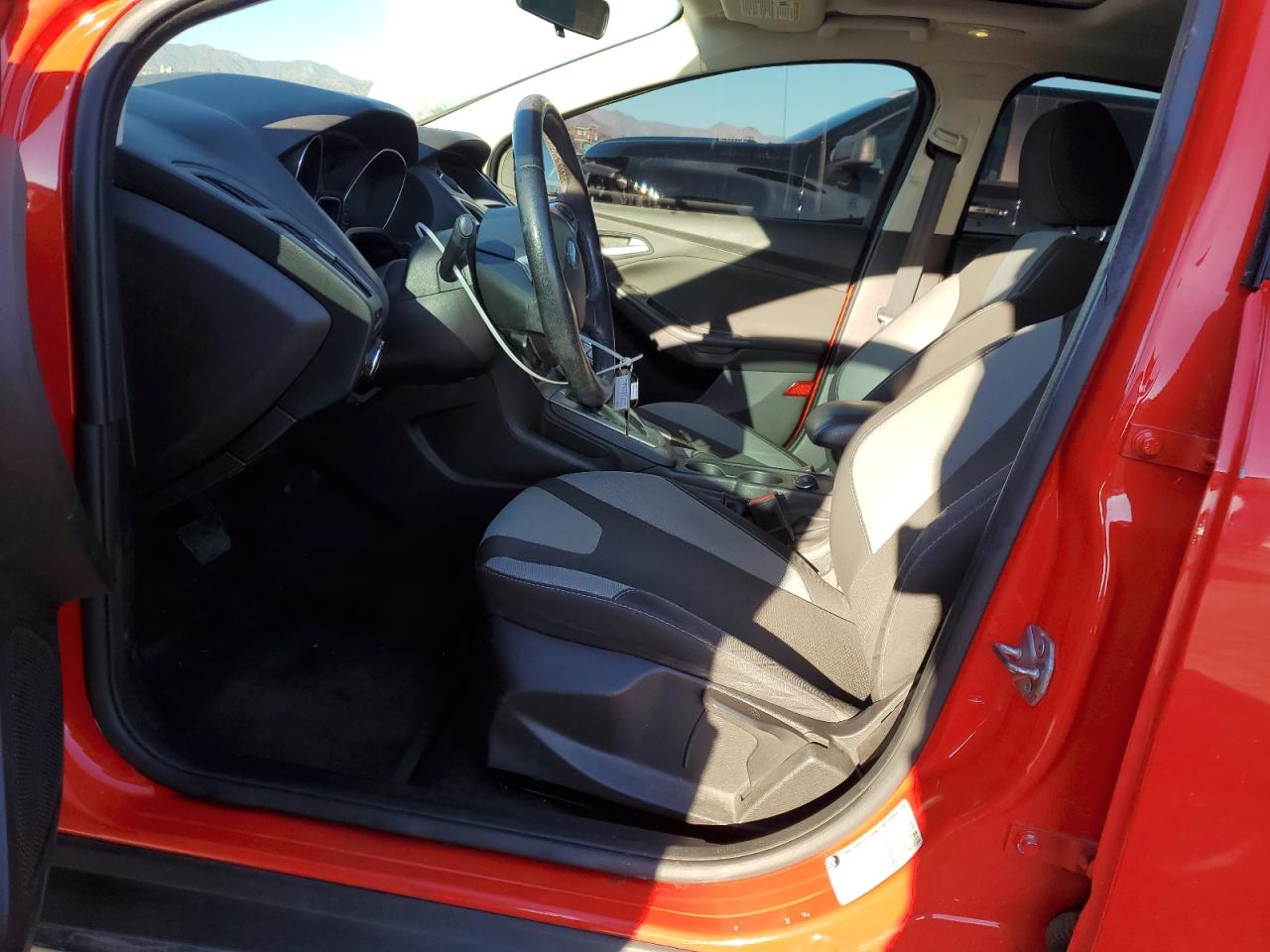 2014 Ford Focus Se VIN: 1FADP3K28EL271154 Lot: 87057675