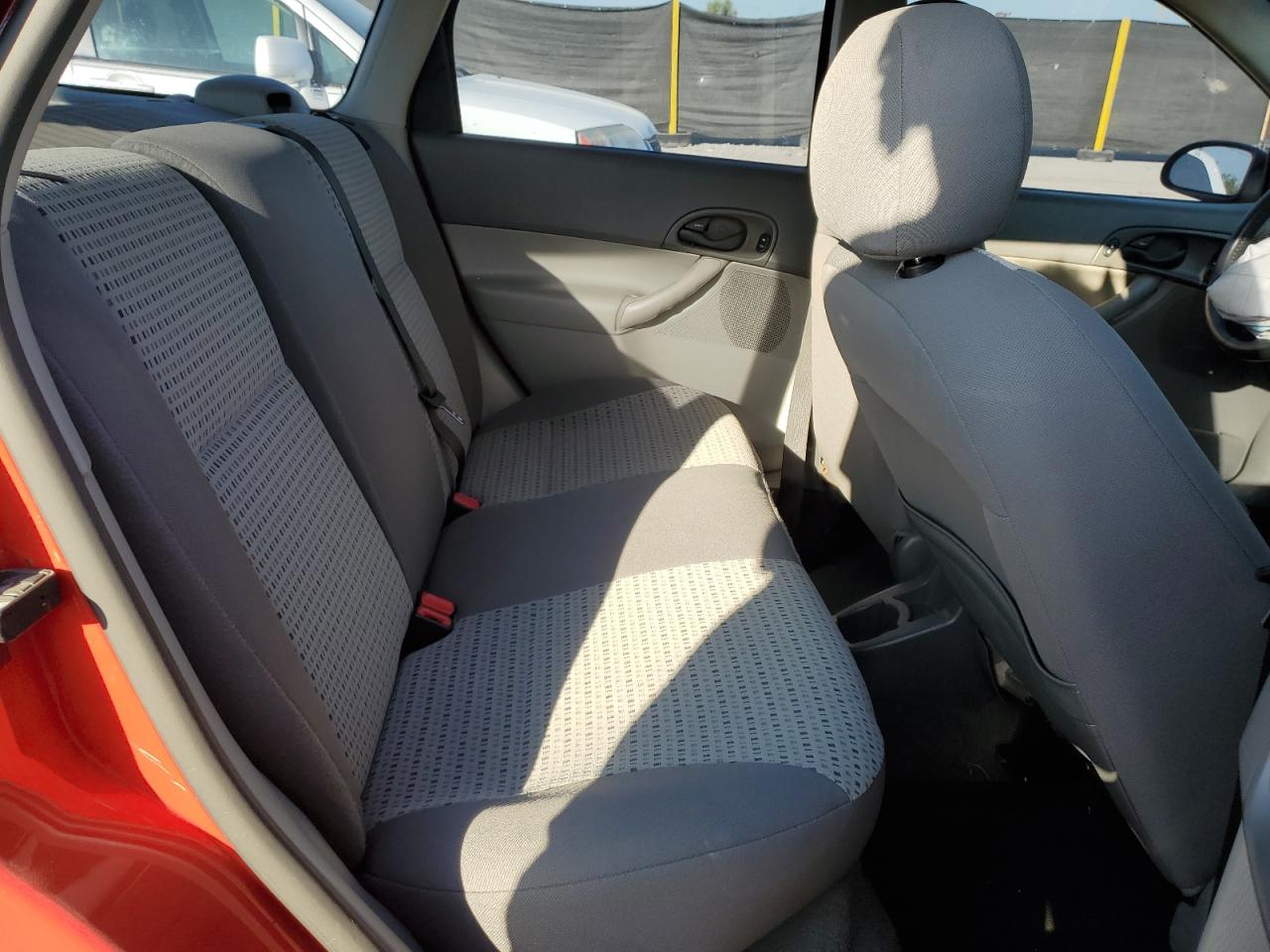 2005 Ford Focus Zxw VIN: 1FAFP36N15W301199 Lot: 82200215