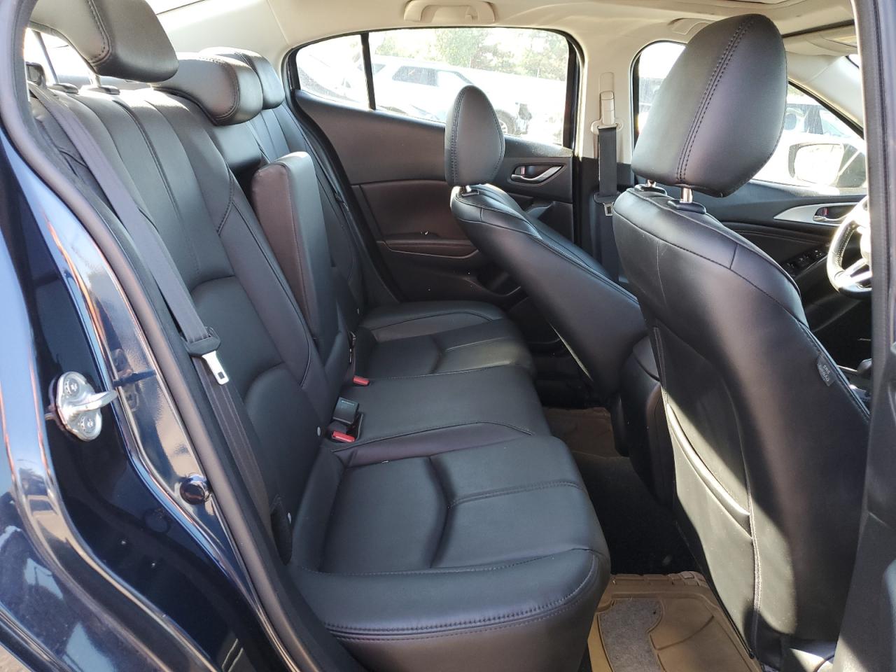 2018 Mazda 3 Touring VIN: 3MZBN1V32JM239810 Lot: 82348125