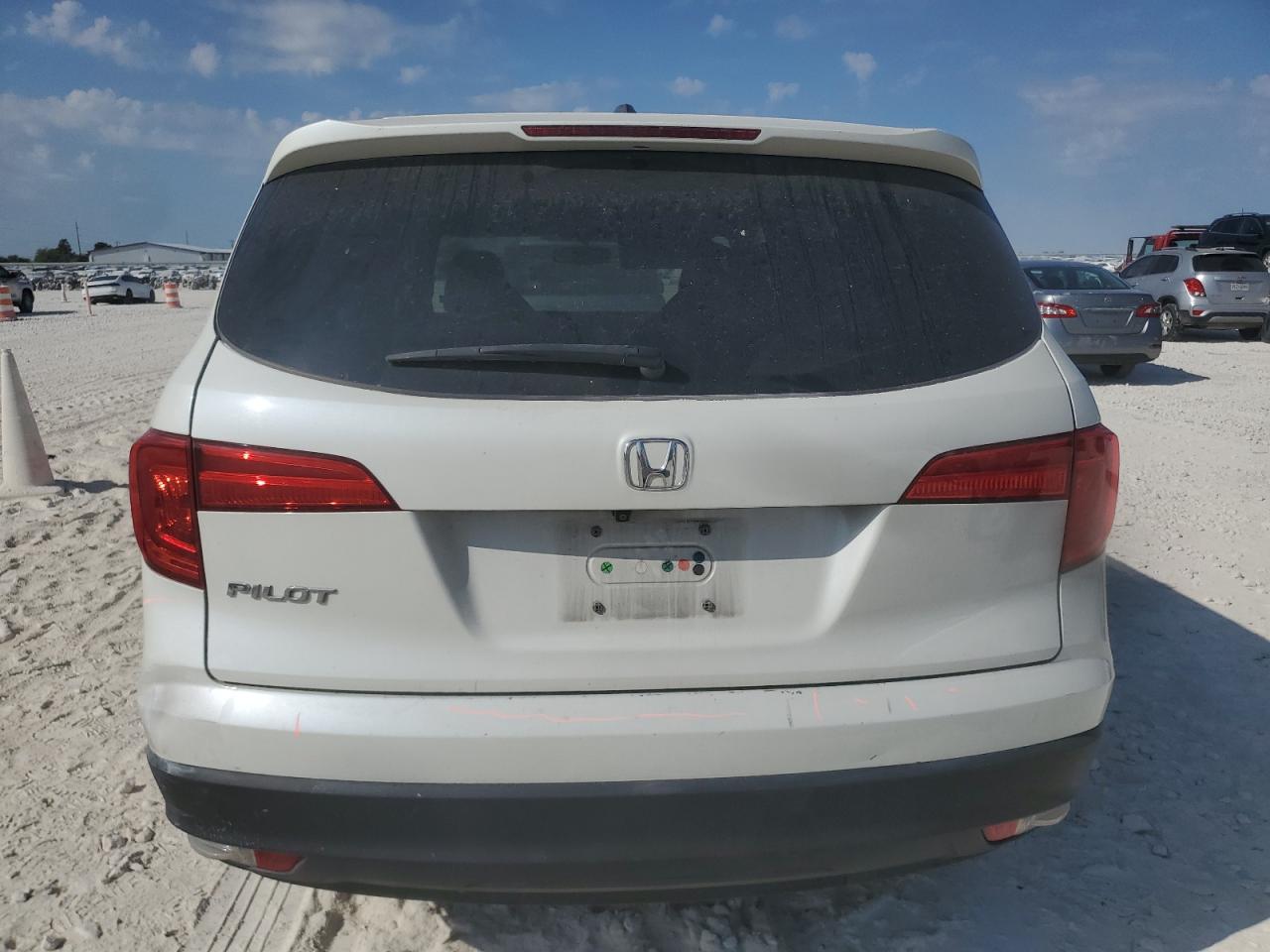 2016 Honda Pilot Exln VIN: 5FNYF5H73GB013904 Lot: 82594615