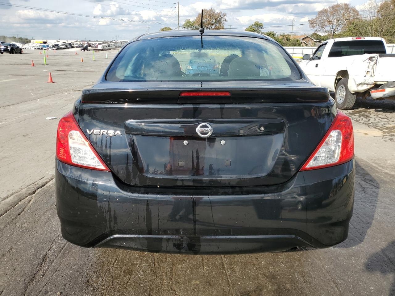 2017 Nissan Versa S VIN: 3N1CN7AP6HL848677 Lot: 85865225