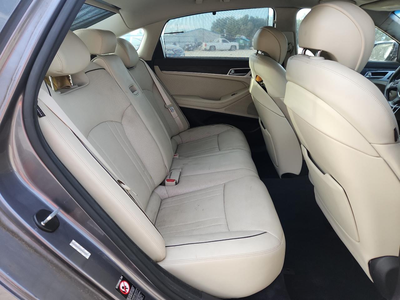 2015 Hyundai Genesis 3.8L VIN: KMHGN4JE6FU065689 Lot: 82189815