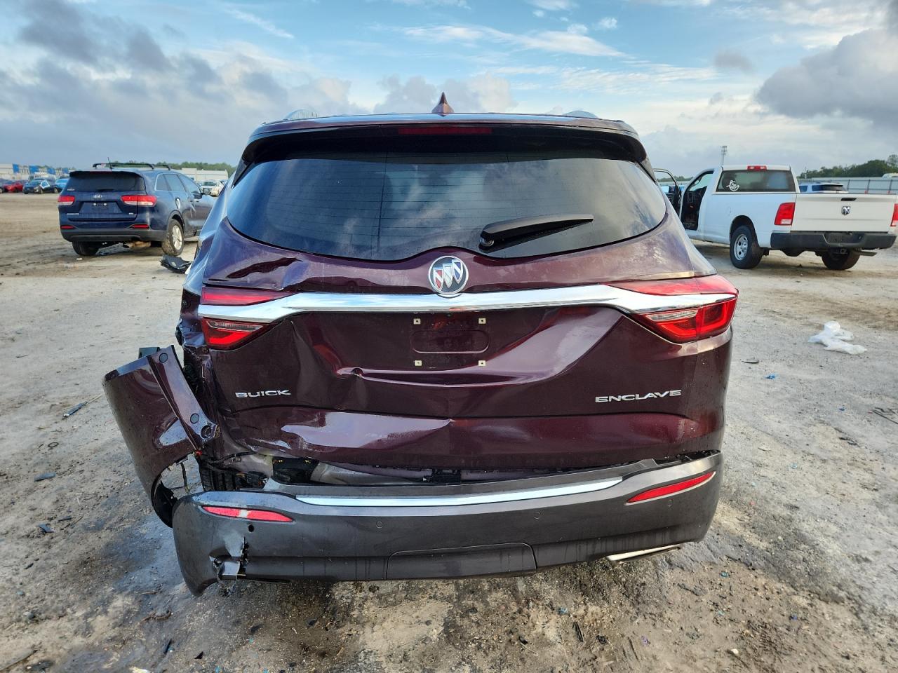 2018 Buick Enclave Essence VIN: 5GAERBKWXJJ216170 Lot: 84999395