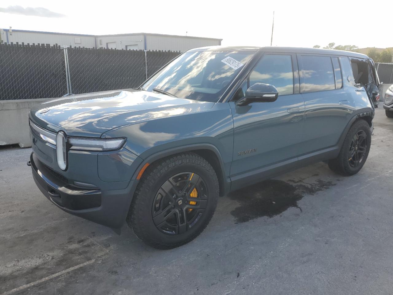 2025 Rivian R1S Premium
