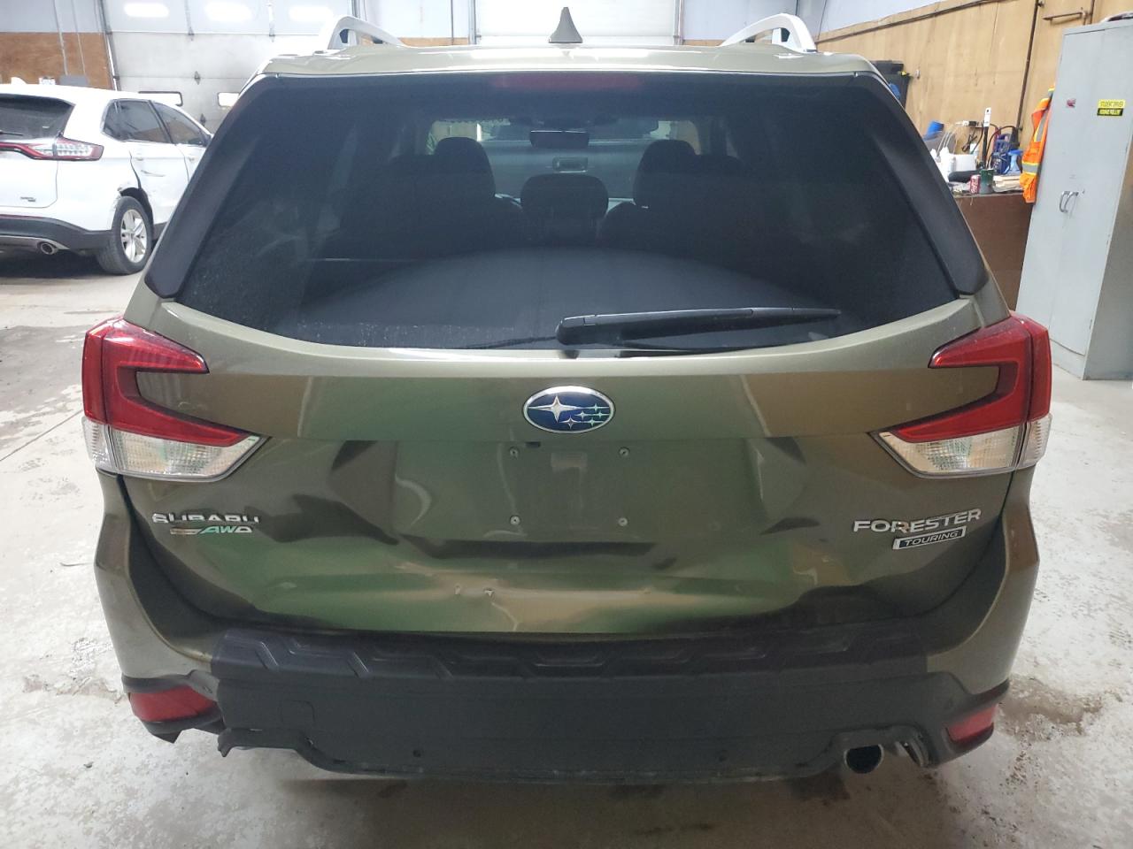 2022 Subaru Forester Touring VIN: JF2SKARC0NH463465 Lot: 81885565