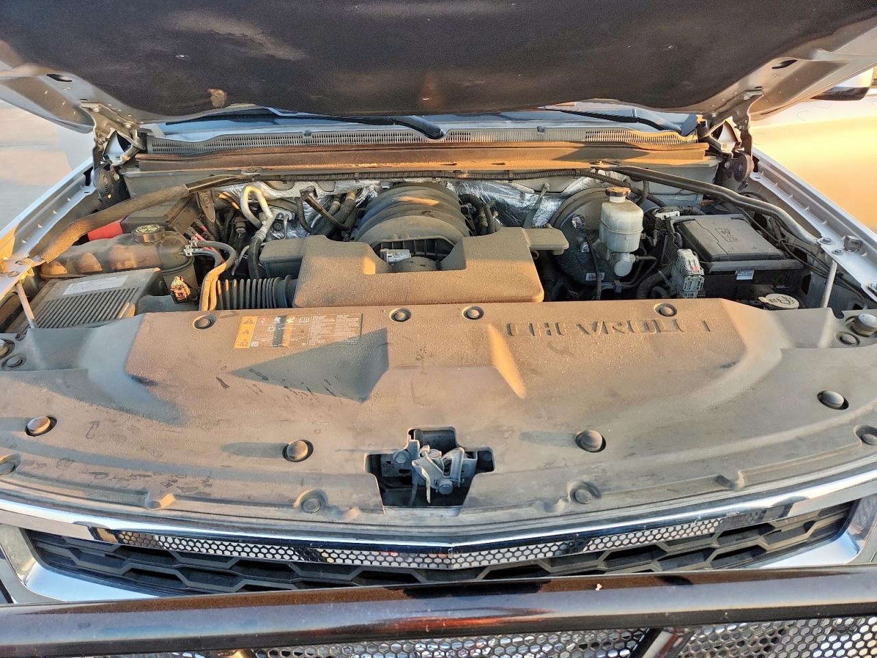 2017 Chevrolet Suburban C1500 Lt VIN: 1GNSCHKC5HR215975 Lot: 82184525