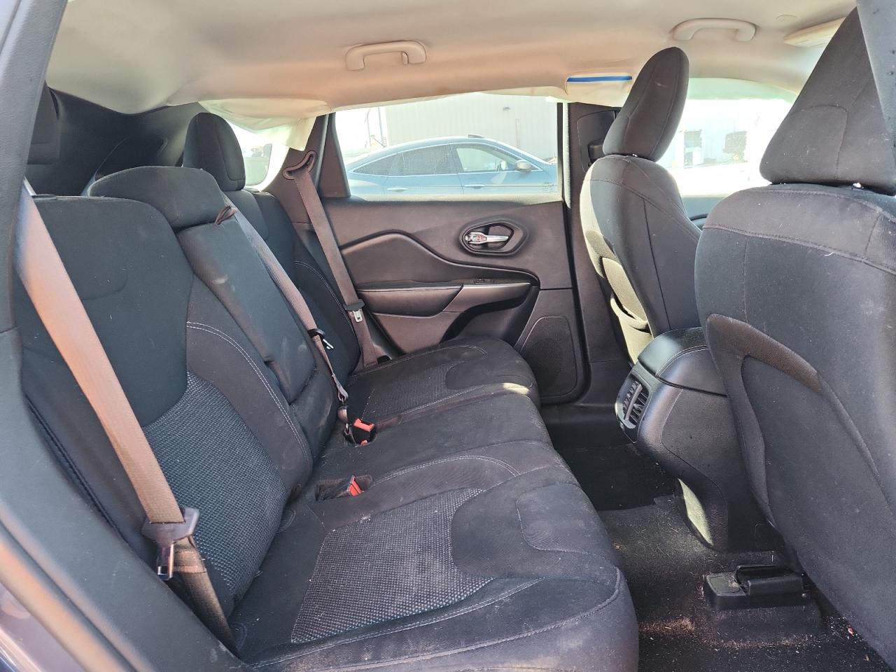 2020 Jeep Cherokee Latitude VIN: 1C4PJLCB5LD571653 Lot: 87447775