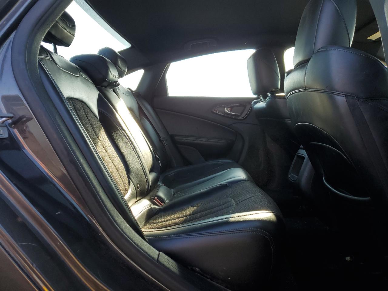 2015 Chrysler 200 S VIN: 1C3CCCBB5FN613249 Lot: 82208315