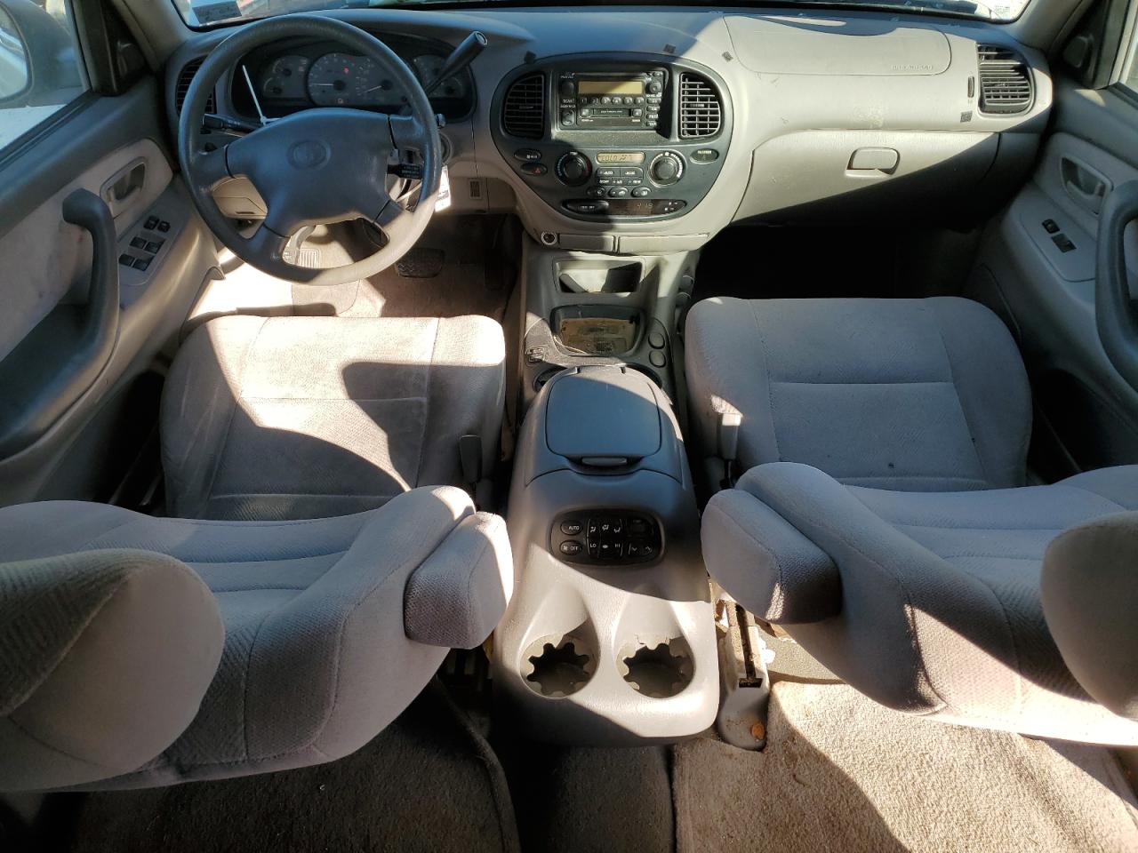 2002 Toyota Sequoia Sr5 VIN: 5TDZT34A52S114305 Lot: 86673505