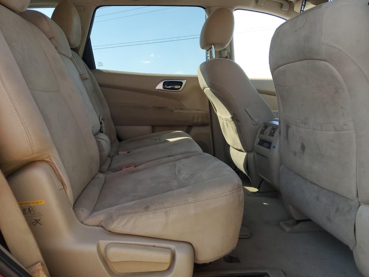 2015 Nissan Pathfinder S VIN: 5N1AR2MM6FC711725 Lot: 82179875