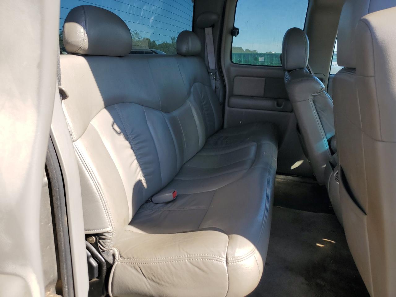 2000 Chevrolet Silverado C1500 VIN: 1GCEC19T1YZ332603 Lot: 85930865