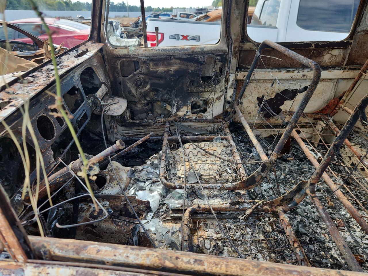 1998 Toyota Landcruisr VIN: 9BRBJ0160W1015738 Lot: 87036385