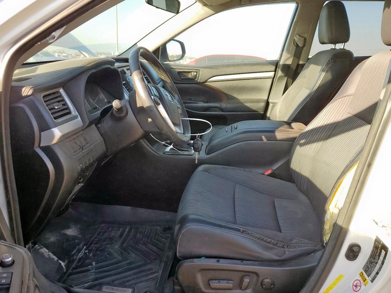 2014 Toyota Highlander Le VIN: 5TDZKRFH4ES031081 Lot: 84073815