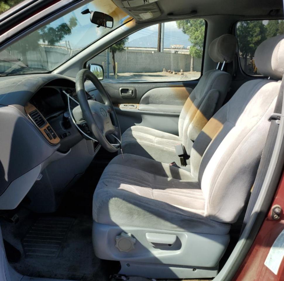 1999 Toyota Sienna VIN: 4T3ZF19C0XU130858 Lot: 82680385