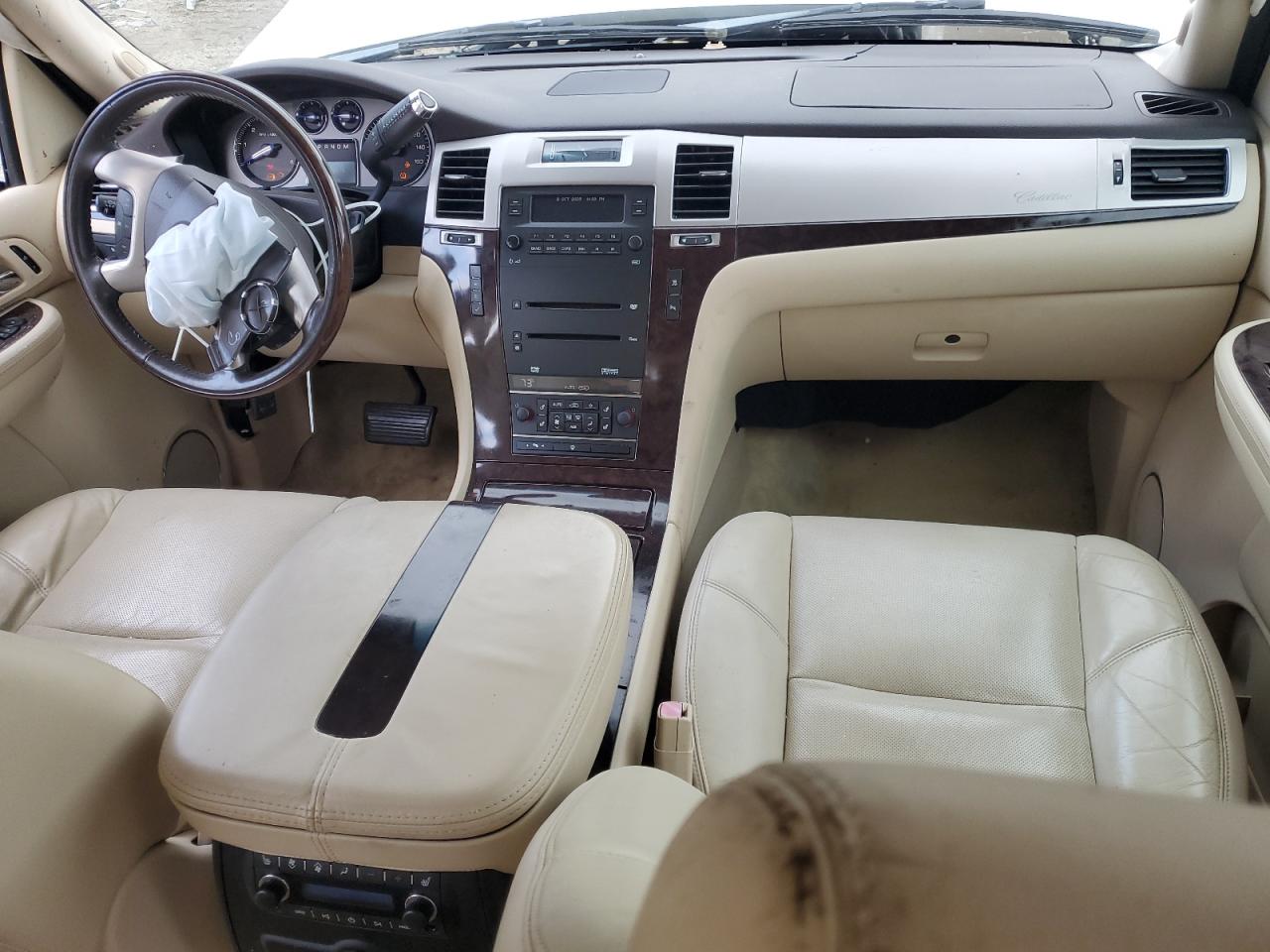 2008 Cadillac Escalade Luxury VIN: 1GYFK63858R152091 Lot: 85839285