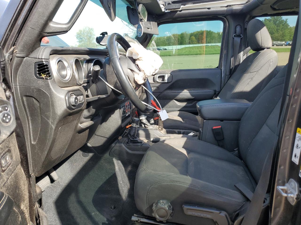 2018 Jeep Wrangler Unlimited Sahara VIN: 1C4HJXEG9JW305929 Lot: 85102595