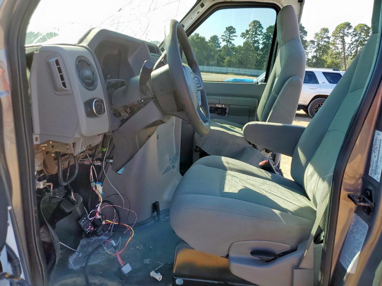 2024 Ford Econoline E450 Super Duty Cutaway Van VIN: 1FDXE4FN5RDD10799 Lot: 84974395