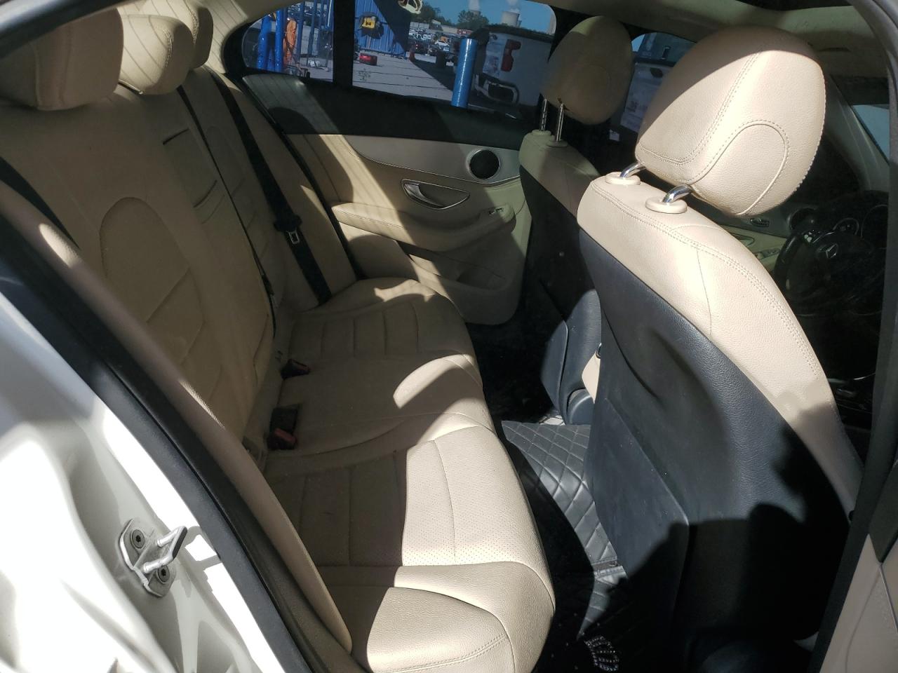 2015 Mercedes-Benz C 300 VIN: 55SWF4JB0FU064385 Lot: 86443735