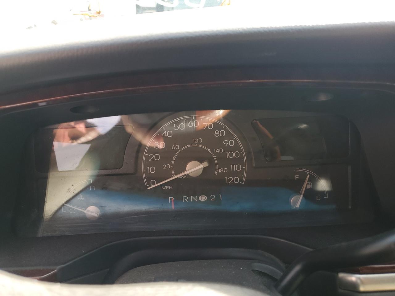 2003 Lincoln Town Car Signature VIN: 1LNHM82W83Y607546 Lot: 84876025