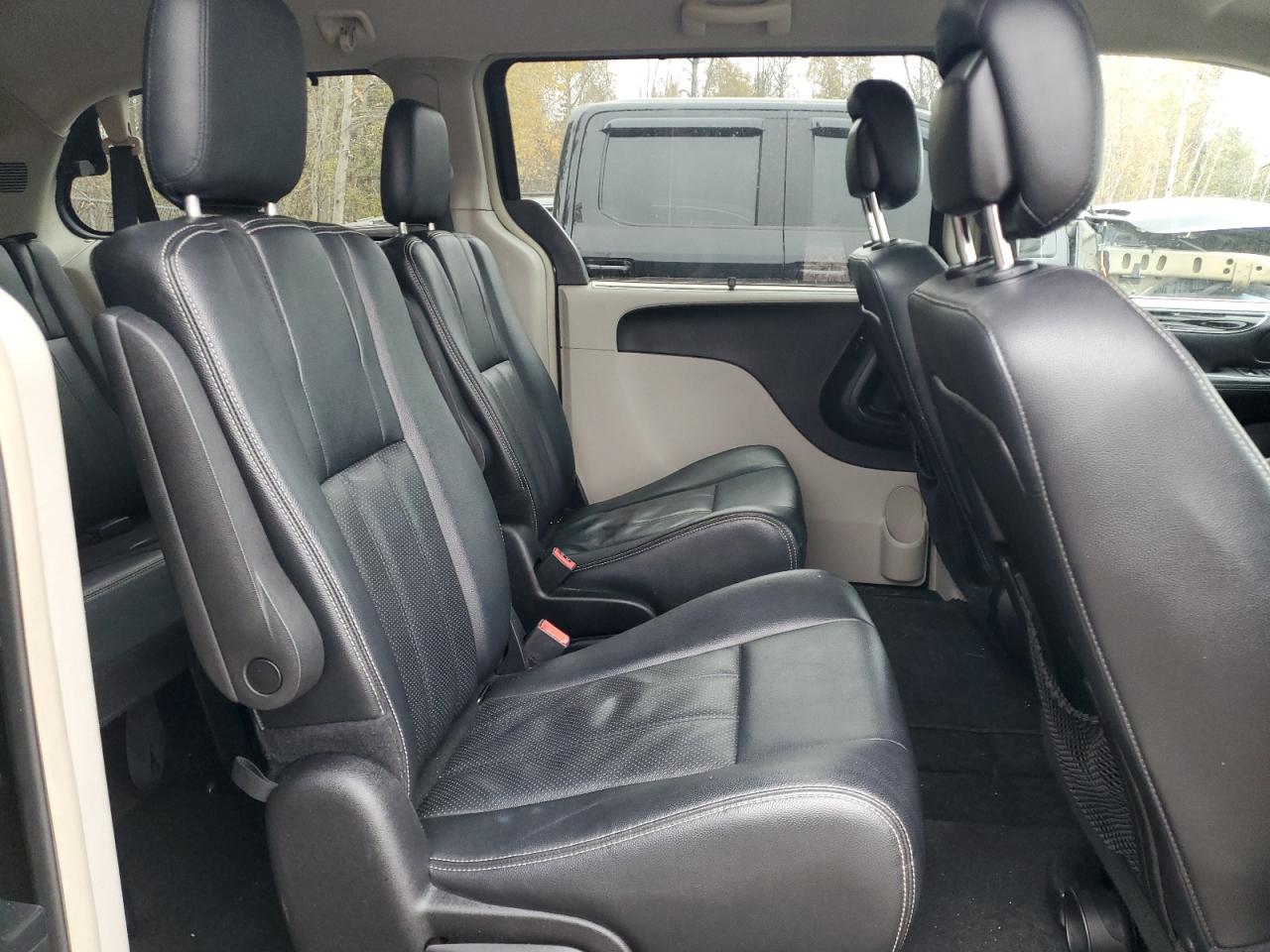 2016 Chrysler Town & Country Touring L VIN: 2C4RC1CG4GR119103 Lot: 86856155