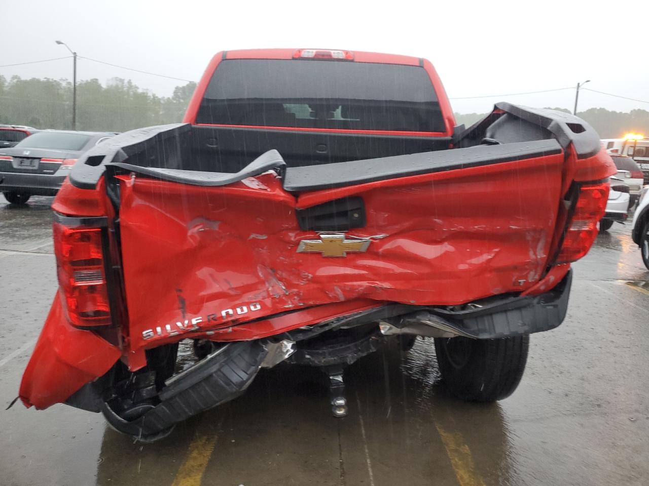 2018 Chevrolet Silverado K1500 Lt VIN: 3GCUKREC5JG111305 Lot: 82300815