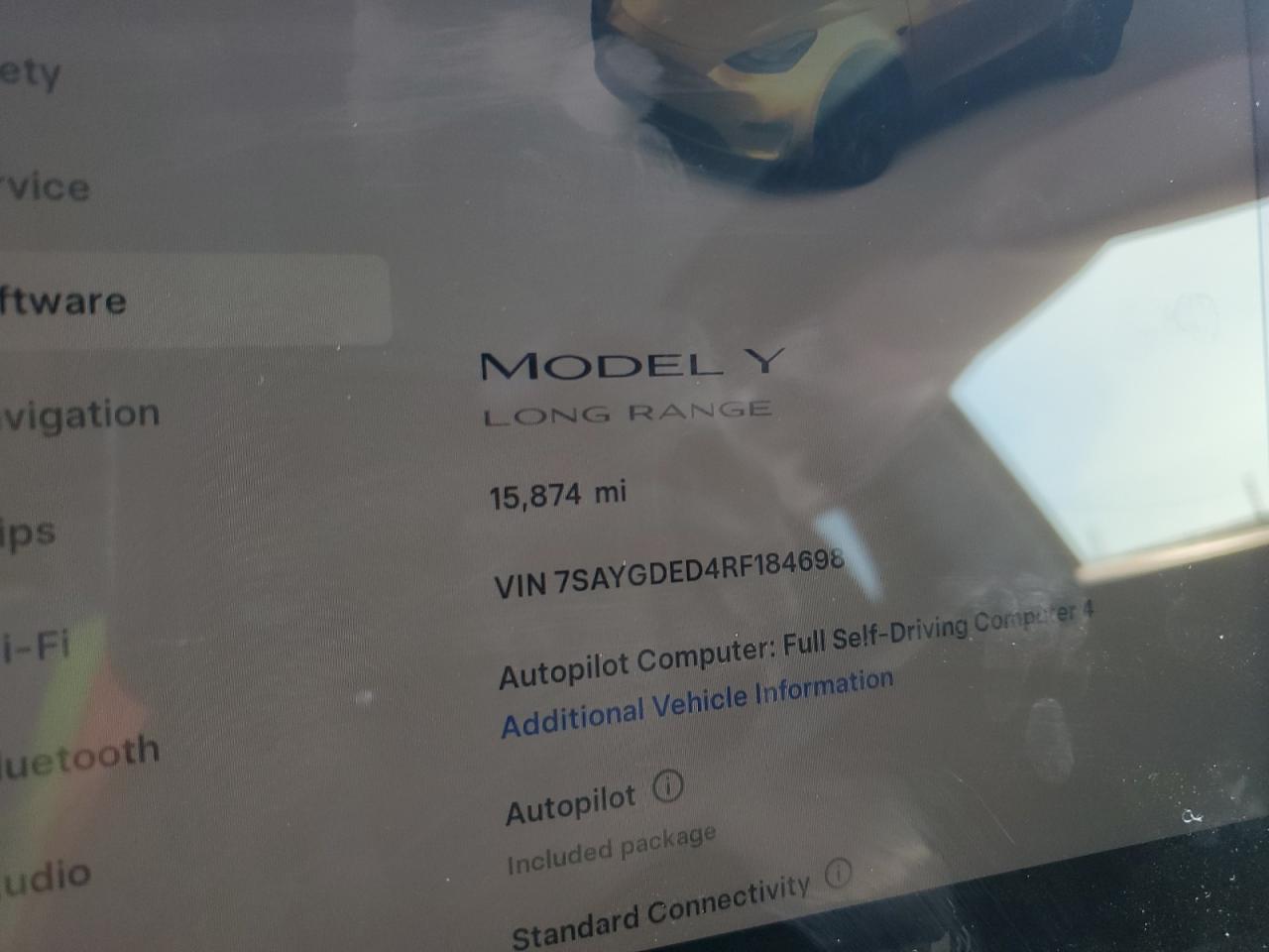 2024 Tesla Model Y VIN: 7SAYGDED4RF184698 Lot: 89866565
