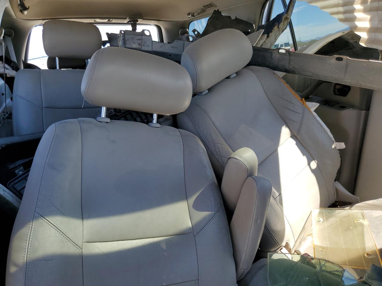 2001 Toyota Sequoia Limited VIN: 5TDZT38A11S007745 Lot: 81980815