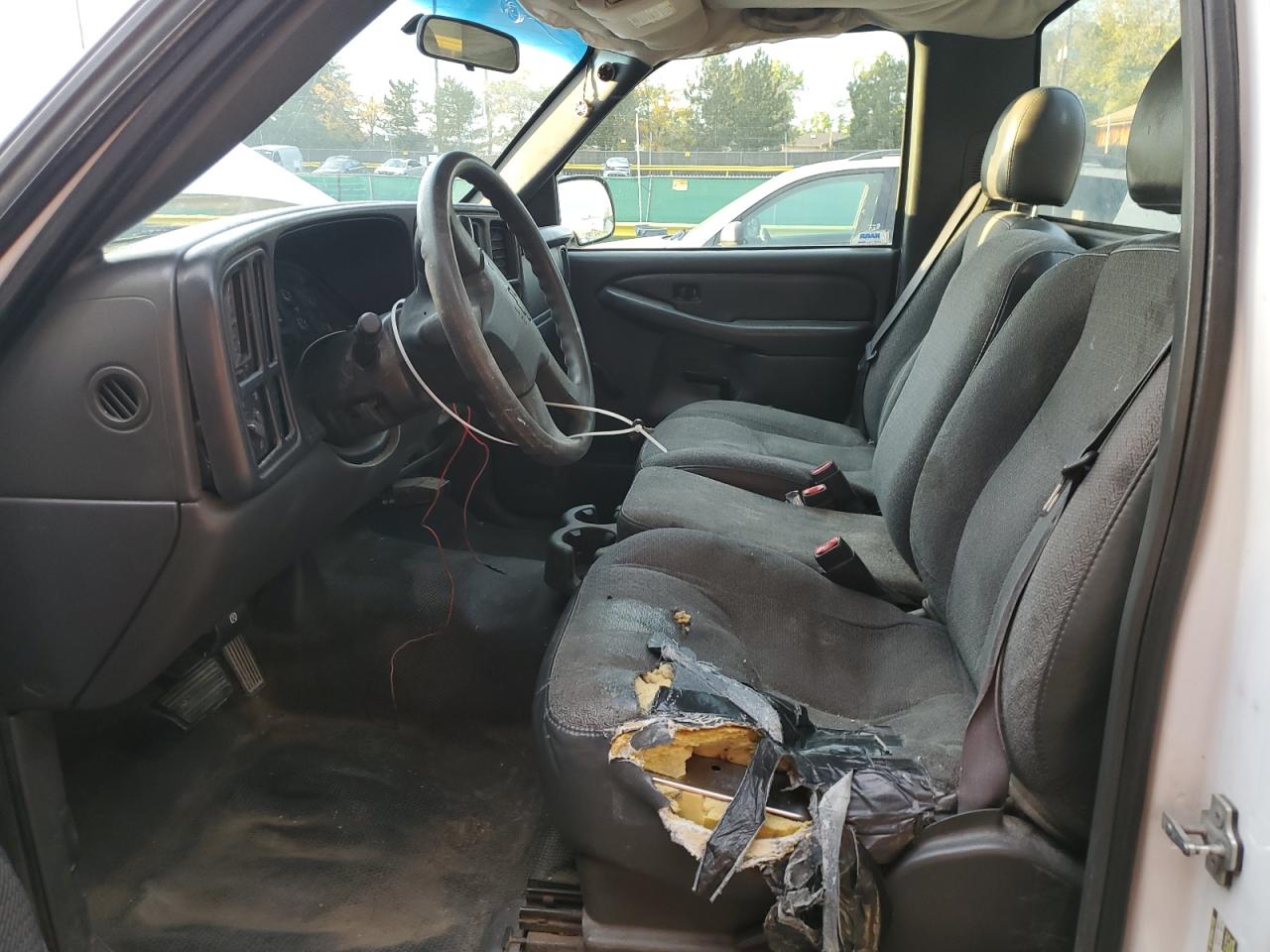 2004 Chevrolet Silverado C2500 Heavy Duty VIN: 1GCHC24U94E273045 Lot: 85947835