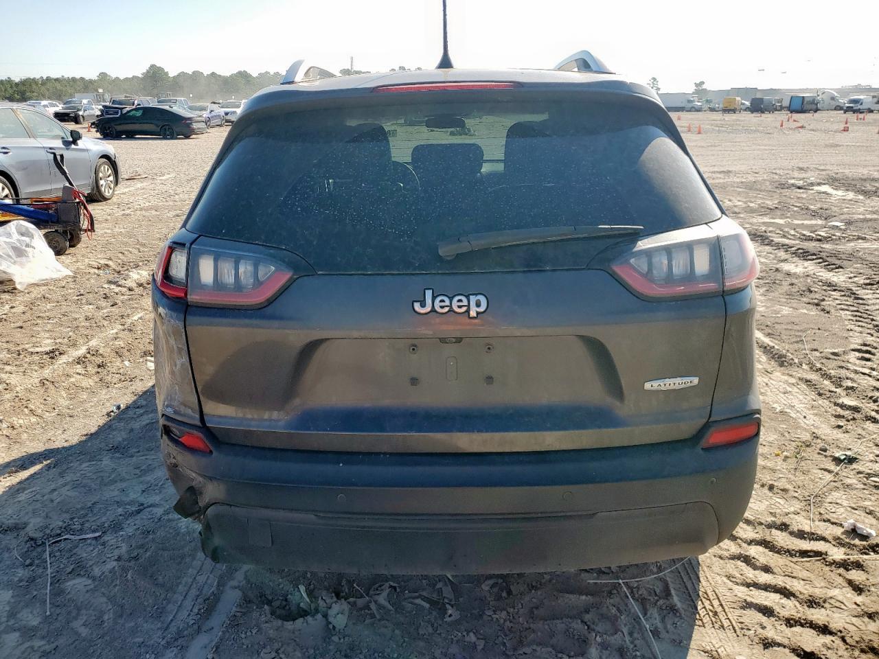 2019 Jeep Cherokee Latitude Plus VIN: 1C4PJLLB2KD357377 Lot: 85850365