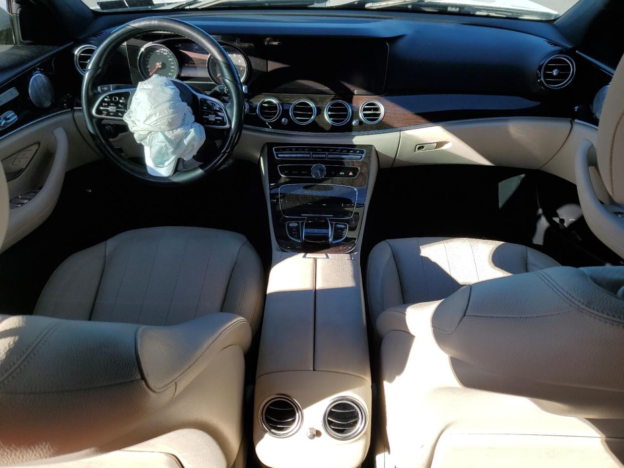 2019 Mercedes-Benz E 300 VIN: WDDZF4JB2KA518756 Lot: 82341005