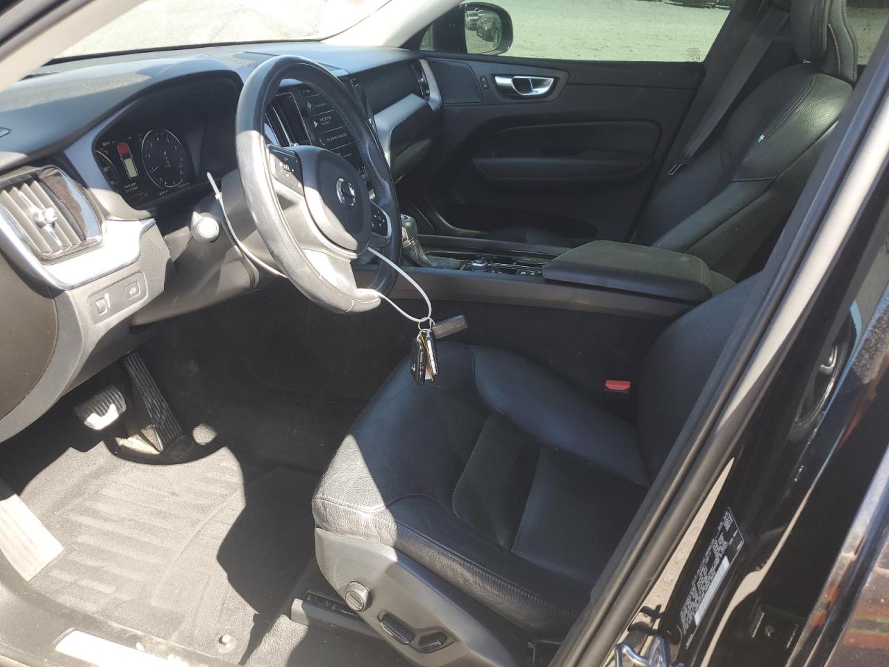 2020 Volvo Xc60 T5 Momentum VIN: YV4102DK3L1531832 Lot: 86433125
