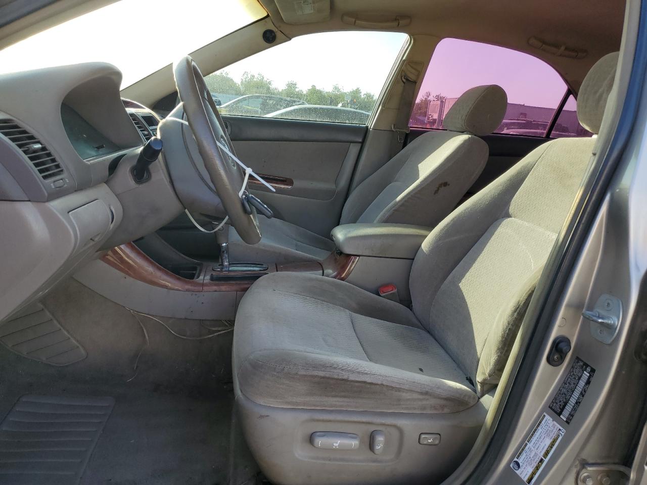 2004 Toyota Camry Le VIN: JTDBE32K140255496 Lot: 83874805