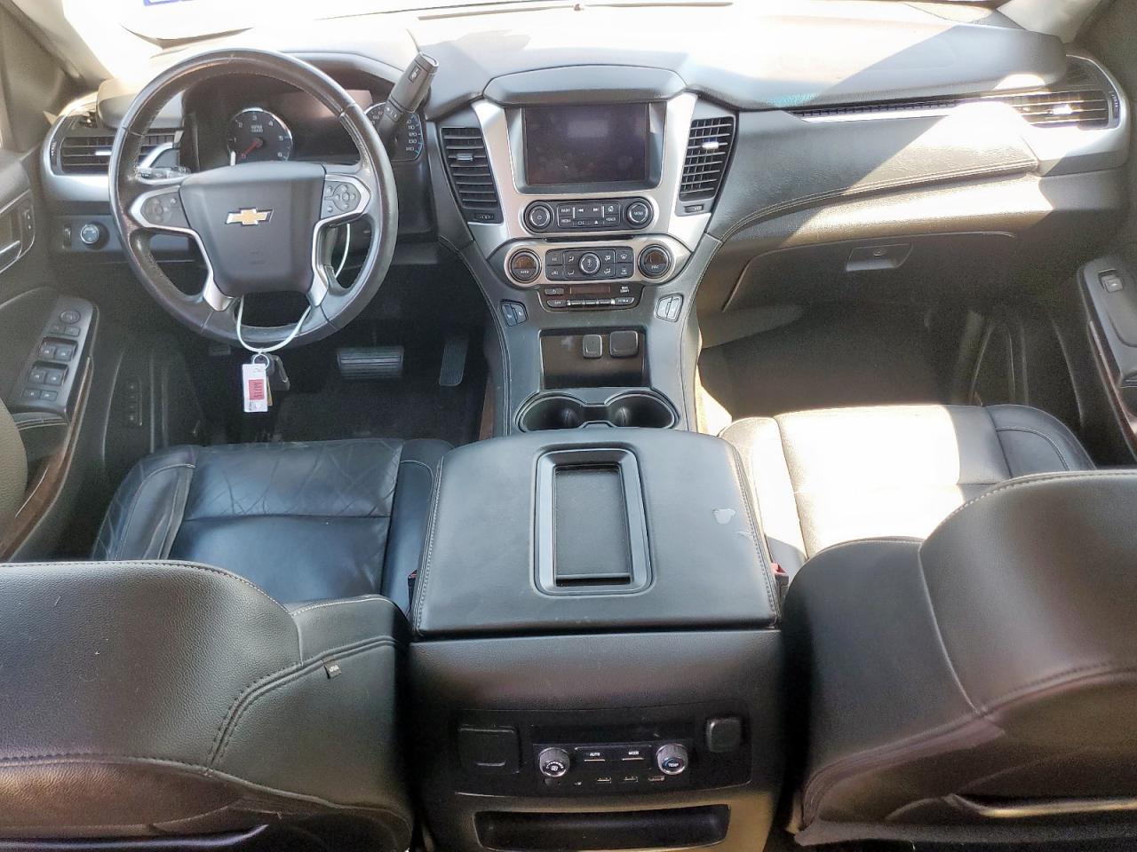 2017 Chevrolet Suburban C1500 Lt VIN: 1GNSCHKC4HR274595 Lot: 82480045